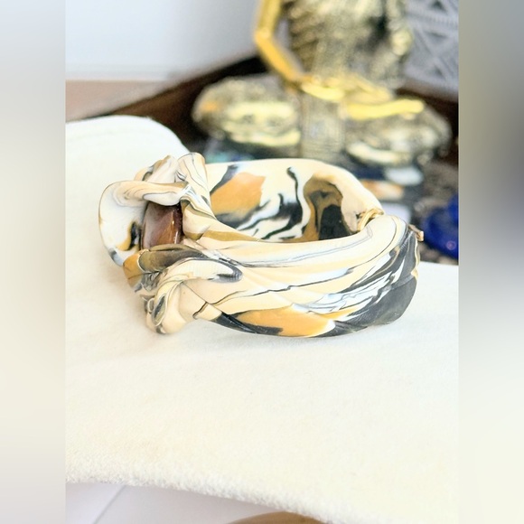 Vintage Tiger’s Eye Stone Bracelet Marbled Resin Hinged Cuff Gold Tone Chain - Picture 5 of 8